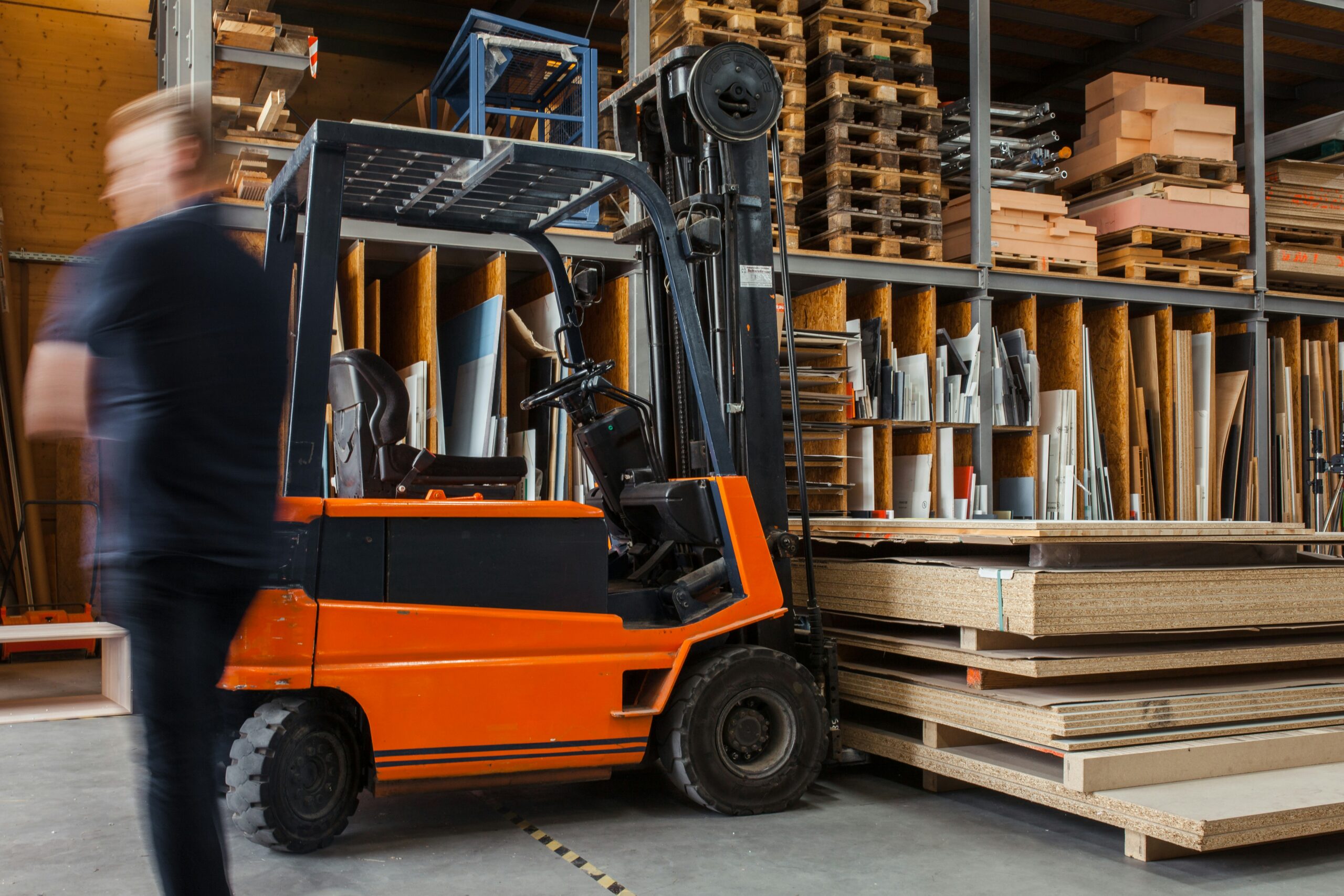 Mengoptimalkan Stok Gudang dengan Real-Time Inventory Analysis