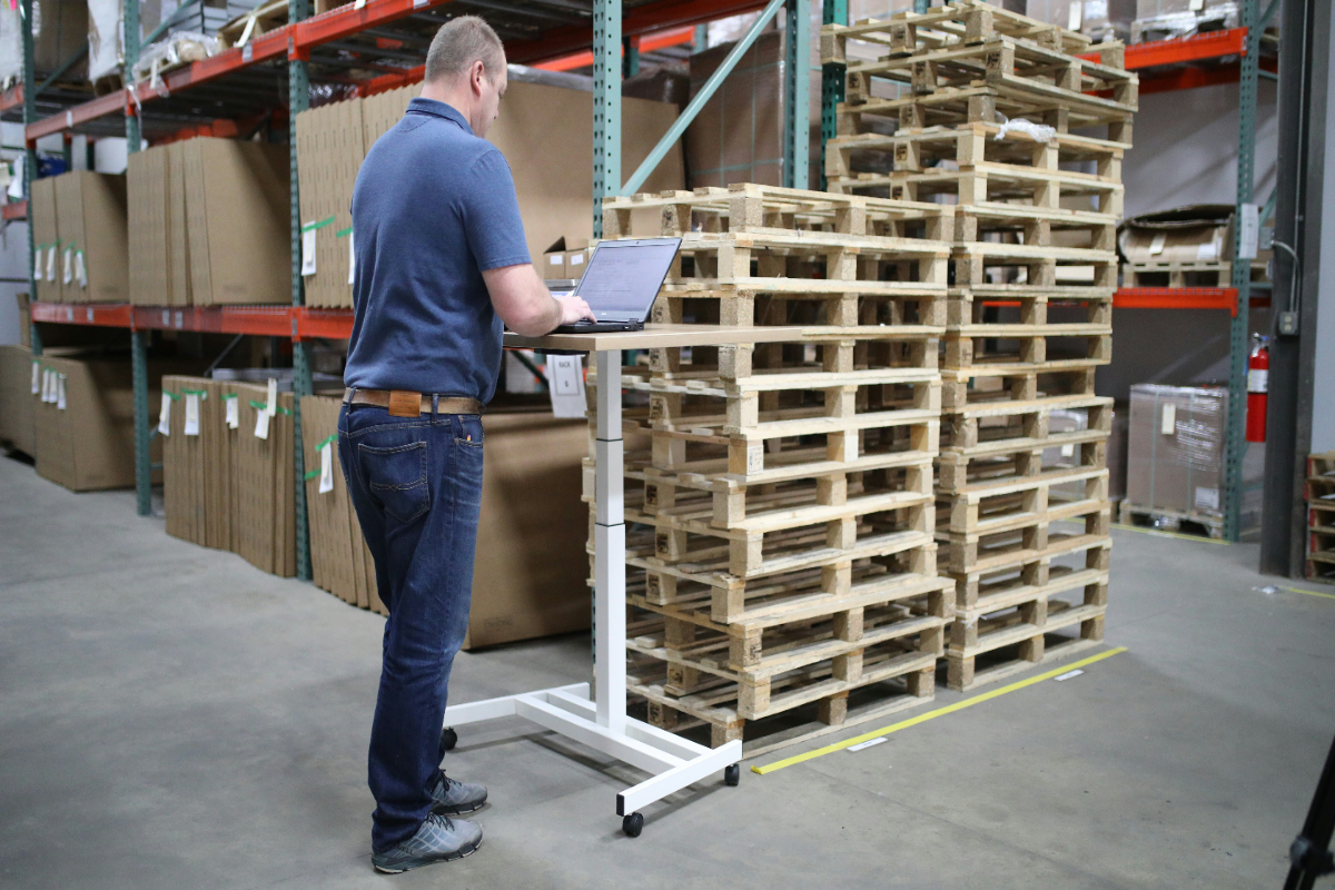 AI Chatbot sebagai Inovasi Modern Pengelolaan Stok Barang Warehouse