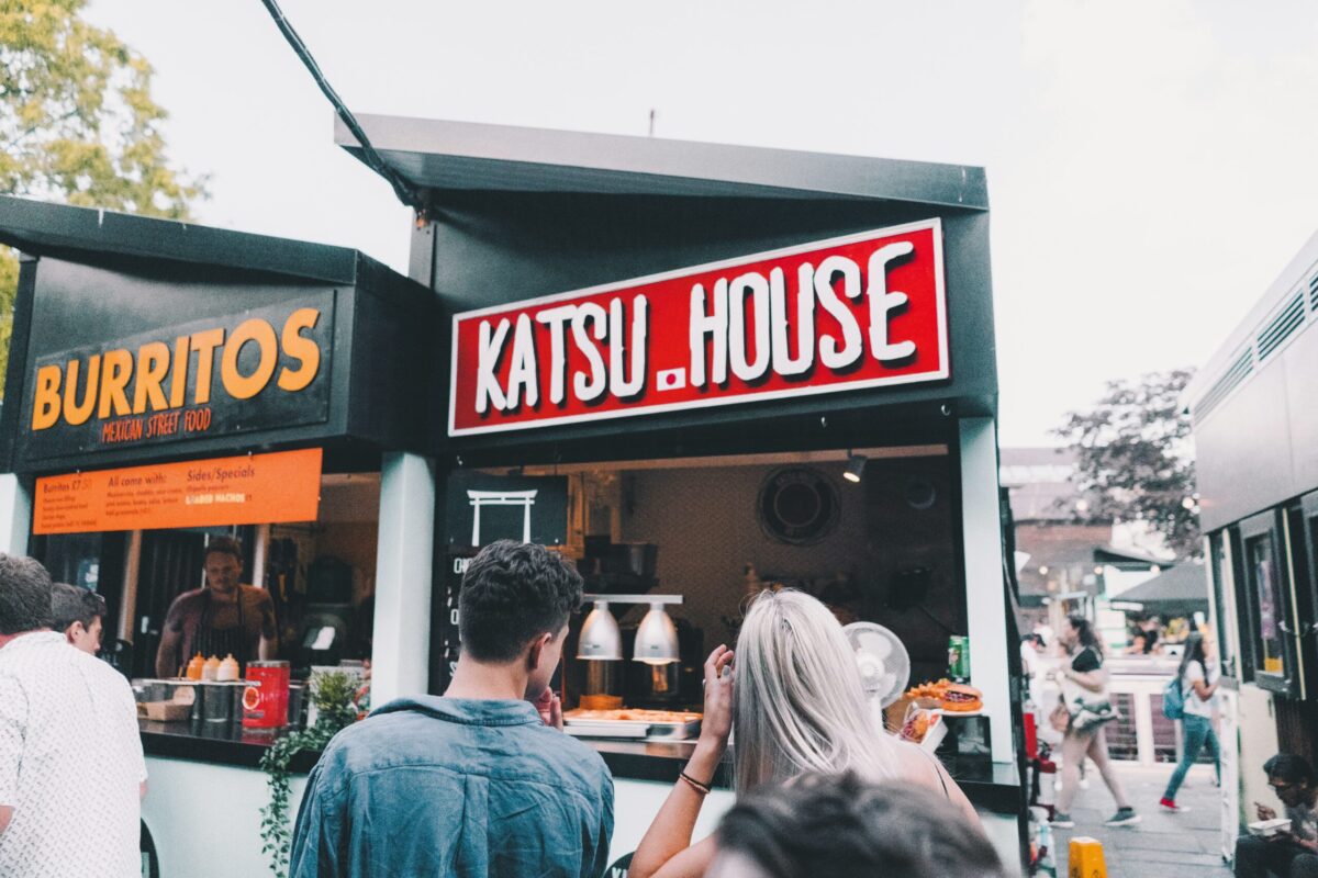 Beating the Foodie Trend Trap with AI Demand Forecasting