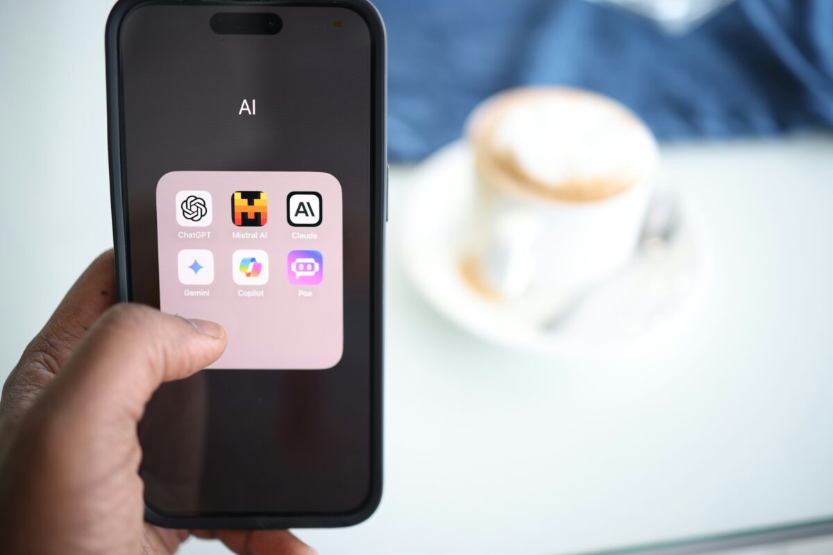 14 Top AI Assistant for Business You Should Try