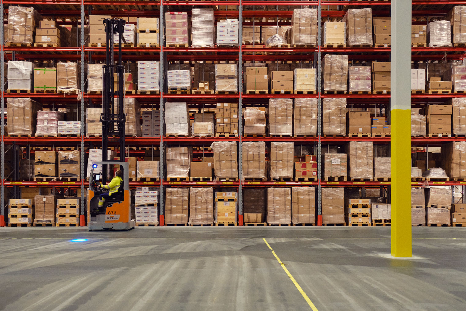 AI Inventory Management for Better Vendor Coordination in Qatar's Premium FMCG Market