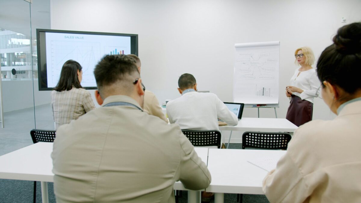 Sales Training in Malaysia: 4 Skills AI Can StrengthenÂ